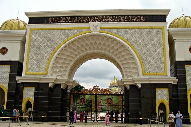 Cruise Shore Excursions: Port Klang - Istana Negara and the National Monument Area: What You’ll Actually See