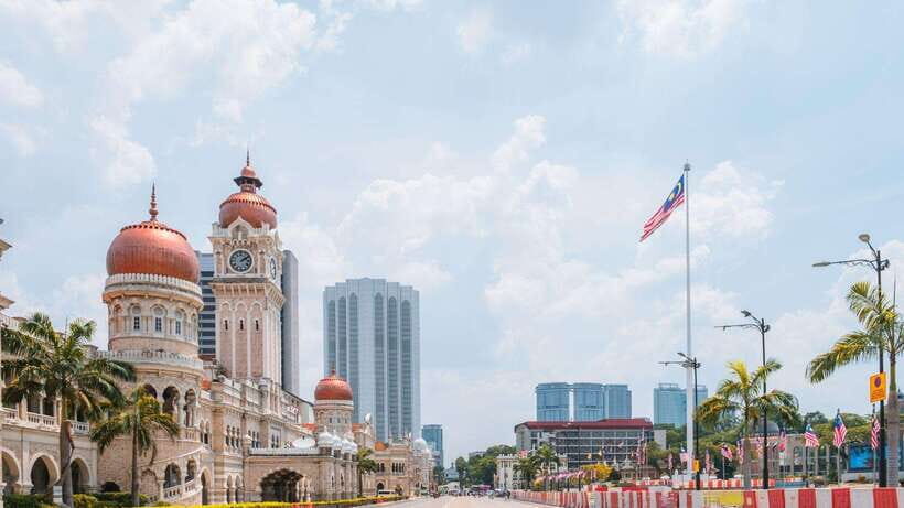 From KLIA or Port Klang: Kuala Lumpur Transit Tour - Batu Caves: The Climb That Sets the Tone