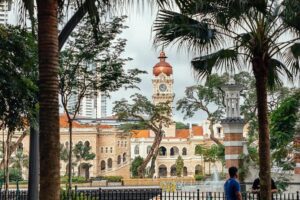 Highlights & Hidden Gems With Locals: Best of Kuala Lumpur Private Tour - Merdeka Square + Kuala Lumpur City Gallery: independence, explained fast