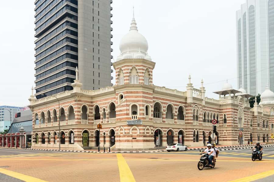 Kuala Lumpur: 4-Hour Tour & KL Towers Visit [Private] - Royal symbols, independence square, and the story in architecture