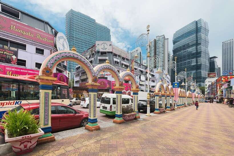 Kuala Lumpur: Batu Caves & Historic Buildings Tour - How the 4-Hour Route Feels Fast: Pickup, Air-Con Comfort, and Guide Timing