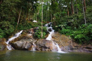 Kuala Lumpur: Batu Caves, Ramayana Caves & Kanching Falls - Ramayana Cave: Hanuman, Story Murals, and Why It Feels Different