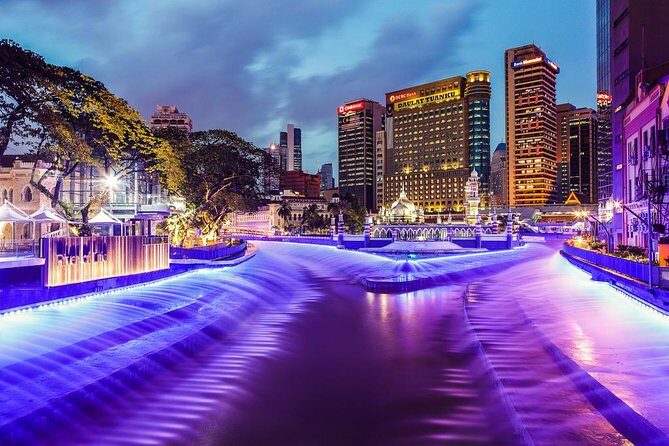 Kuala Lumpur by Night: Cultural Sights, City Lights & Local Vibes - Chinatown at Night: Market Energy and Food-First Culture