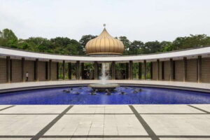 Kuala Lumpur: Full-Day Private City Highlights Tour - Petronas Twin Towers: impressive architecture and the ticket reality