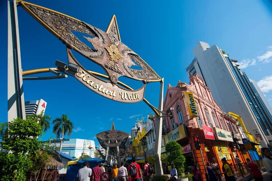 Kuala Lumpur: KL GRAND TOUR WITH 25 ATTRACTIONS (SIC) - Batu Caves Starts the Day: Dress Code Matters
