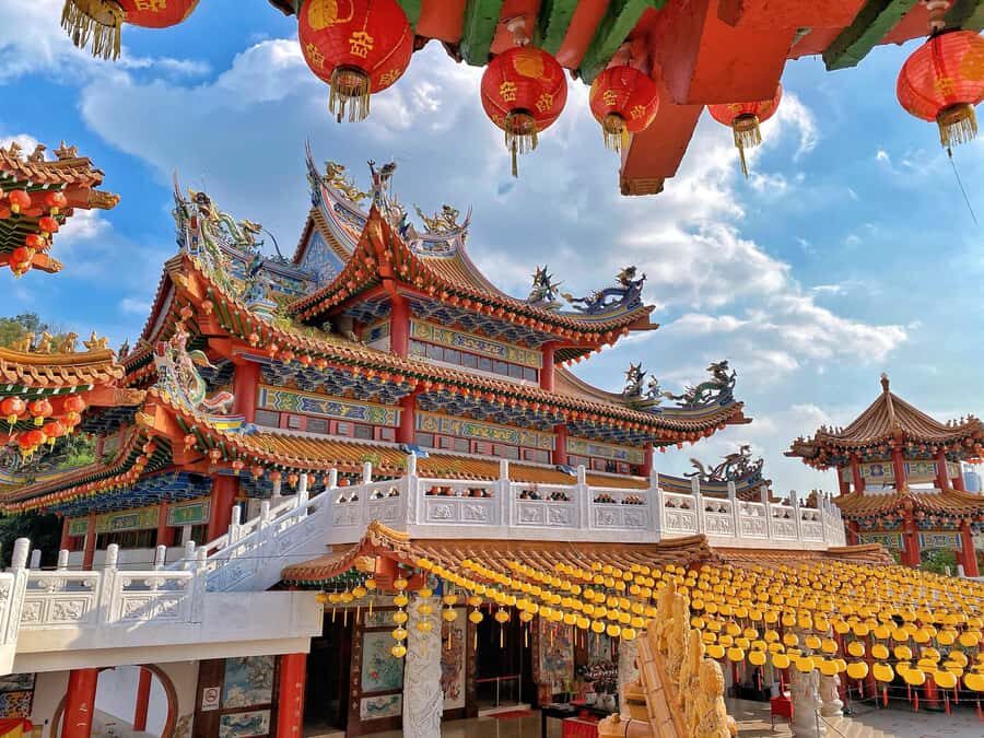 Kuala Lumpur: KL GRAND TOUR WITH 25 ATTRACTIONS (SIC) - Petronas Twin Towers, National Monument, and the National Museum