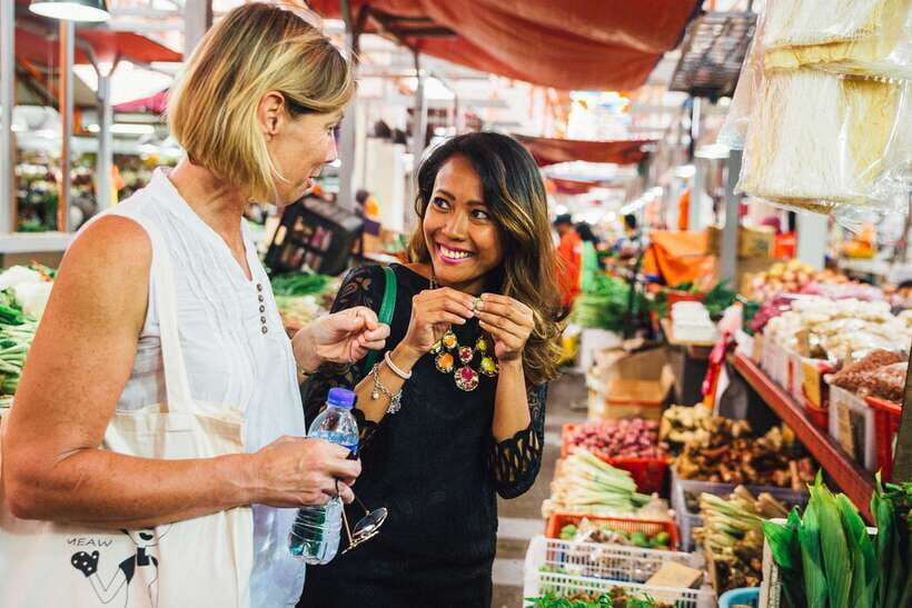 Kuala Lumpur: Private Food Tour – 10 Tastings with Locals - Start at Central Market and Bring Real Walking Shoes