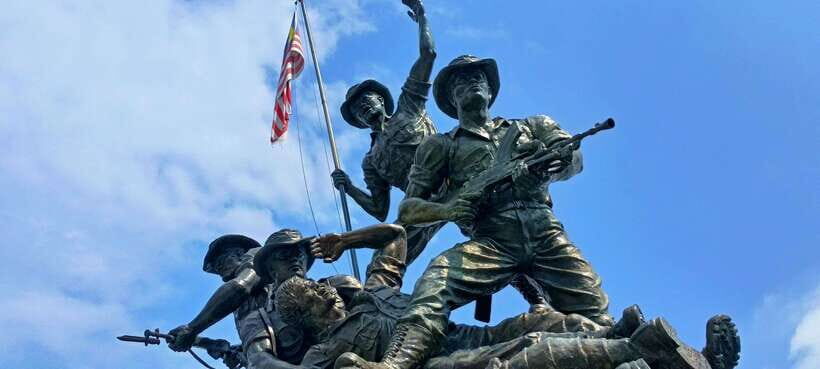 Kuala Lumpur: Private Half-Day City Tour - Istana Negara and the National Monument: power, then remembrance