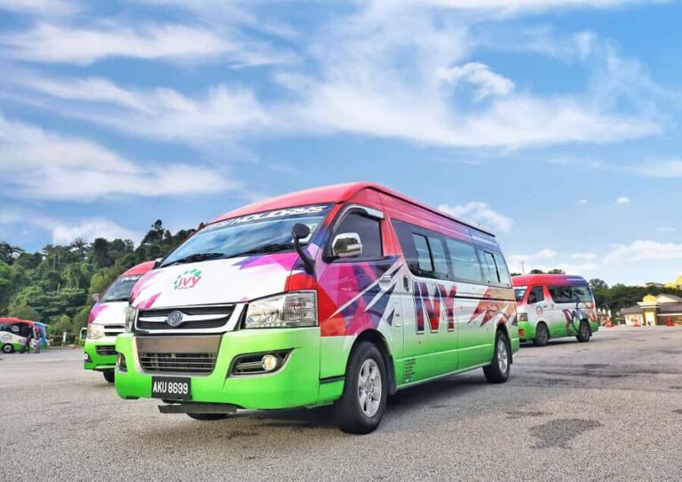 Kuala Lumpur: Sightseeing by Private Vehicle with Driver - 4-hour route: Petronas Twin Towers photos and Central Market time