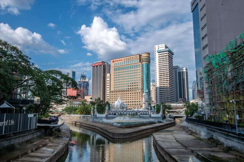 Kuala Lumpur: Tour with 21 Attractions - How pickup, timing, and traffic shape your day in Kuala Lumpur