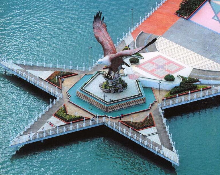 Langkawi: 6-Hour Private Island Highlights Tour - Getting Set Up: Pickup, Private Transport, and Meeting Your Guide