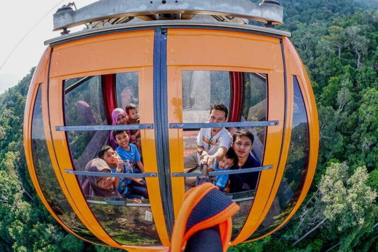 Langkawi: Cable Car Admission Ticket - The ride in three acts: ascent, cliff stop, then the top station