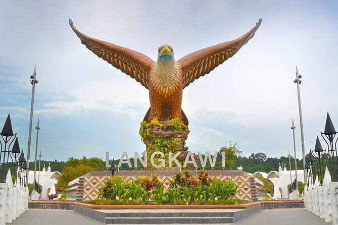 Langkawi Private Tour with Sky Bridge and Cable Car - SkyRex, SkyDome, and the 3D Art Museum: Indoor Comfort When Weather Turns