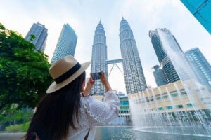 Private Guided Kuala Lumpur Day Trip With Lunch - Petronas Twin Towers: your time, your photos, your skybridge moment