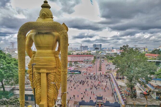 Private Half-Day Batu Caves and Cutural Tour in Kuala Lumpur - Masjid Negara: the National Mosque gardens and the Friday restriction