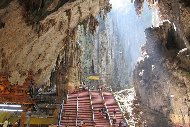Private Half-Day Batu Caves and Cutural Tour in Kuala Lumpur - Central Market: real shopping for handicrafts, gifts, and quick souvenirs