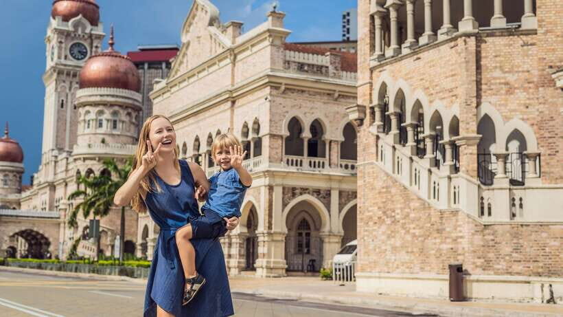 Private KL City Tour with Petronas Twin Towers & Batu Caves - Merdeka Square and the King’s Palace Area: Independence-Era Architecture