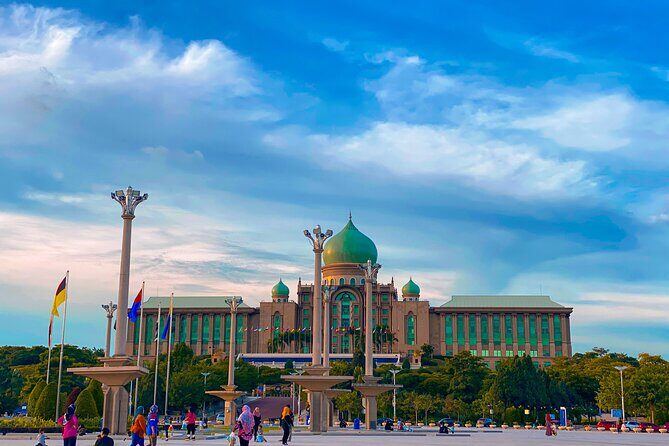 Putrajaya Half Day Tour with Pink Mosque & River Cruise(SIC) - Getting there: hotel pickup, shared van reality, and timing