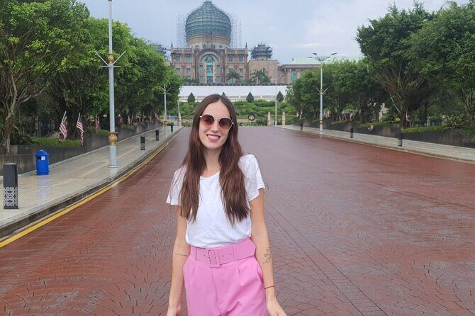 Putrajaya Tour From Kuala Lumpur - Putra Mosque: Pink Stone, Huge Capacity, and Lake Views