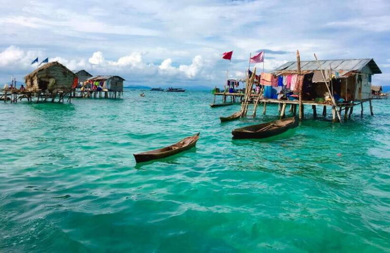 Semporna: Bohey 3 Islands Hike, Snorkel/Dive Tour with Lunch - The start at Jetty Pelancong: what happens before the speedboat leaves